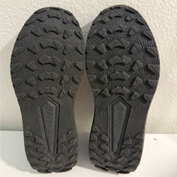 Hi-Tec Men's Black and Silver Athletic Shoes - Picture 7 of 8